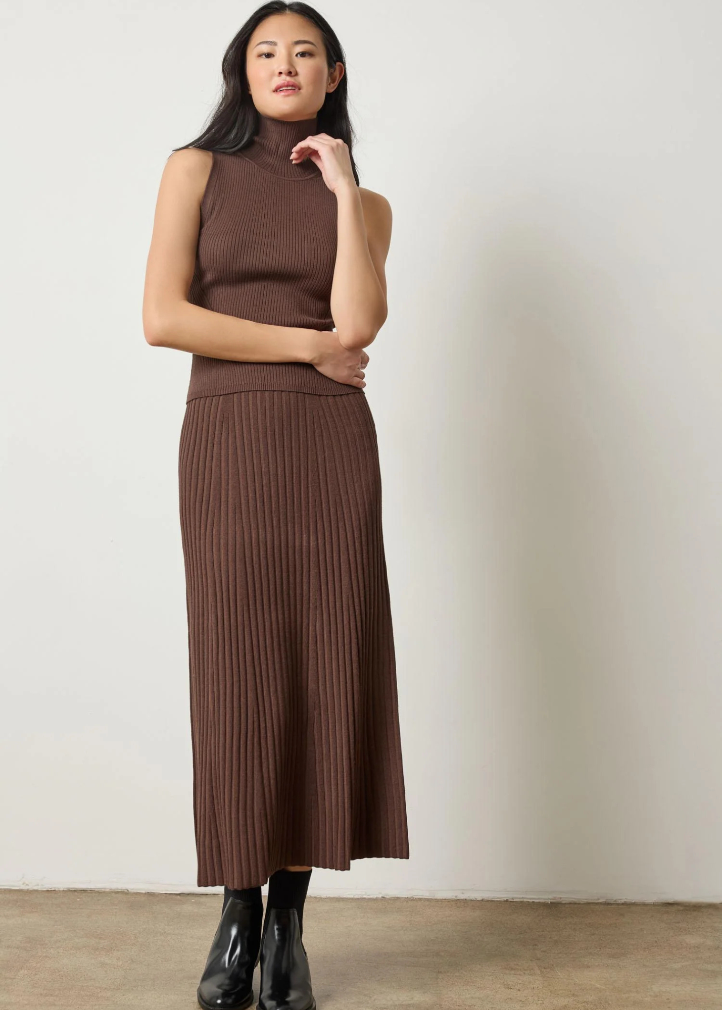 Straight Rib Skirt in Mink