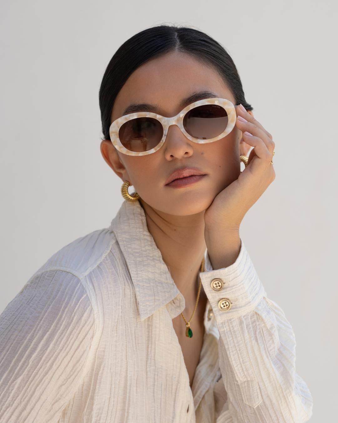 Aria Acetate Womens Oval Sunglasses  : Light Pearl