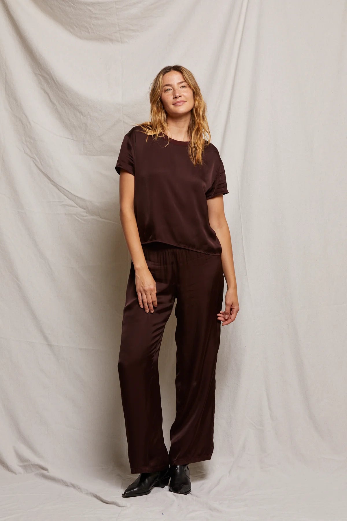 Delphine Satin Crew Neck Tee in Blackberry