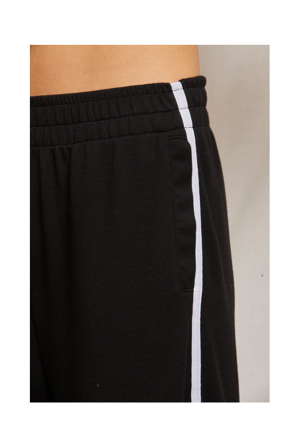 Nadia Travel Wide Leg Pants in True Black