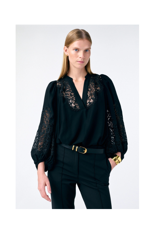 Bell Blouse in Noir