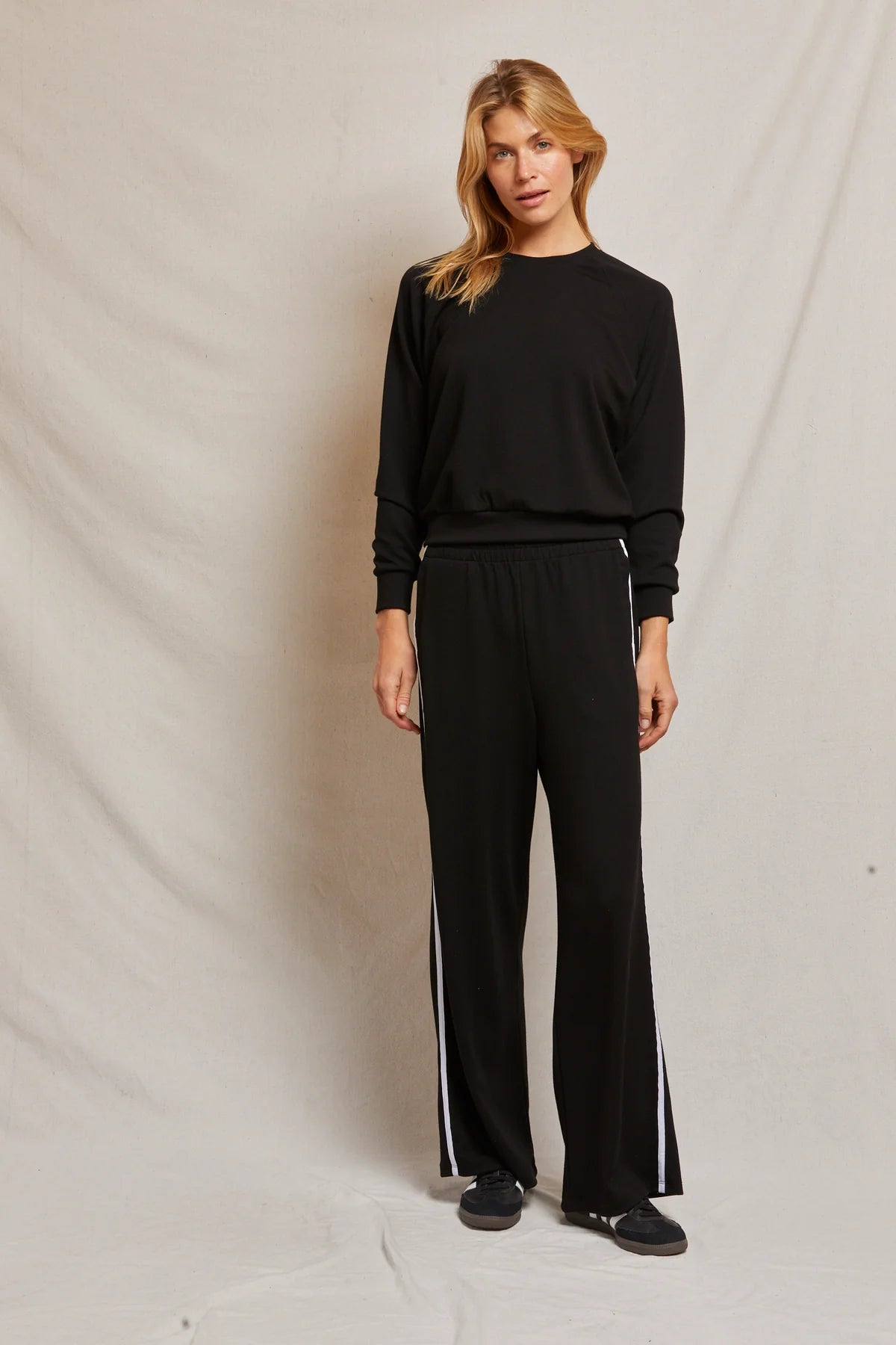 Nadia Travel Wide Leg Pants in True Black