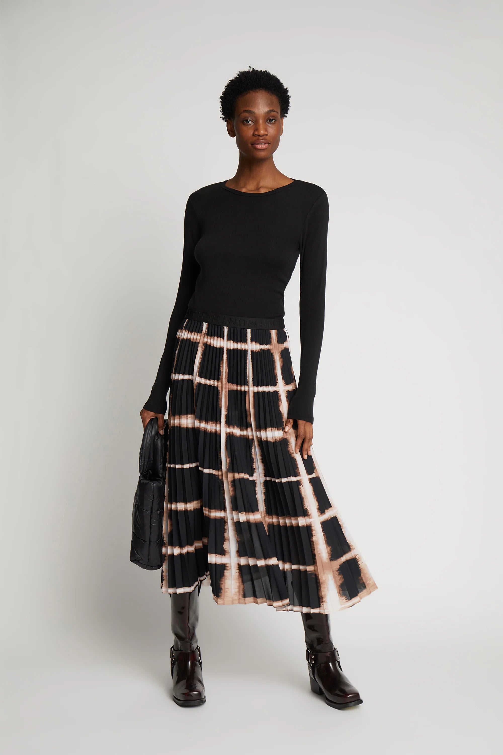 Charming Skirt in Black