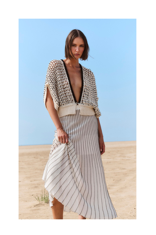 Textured Knit Vest in Unic