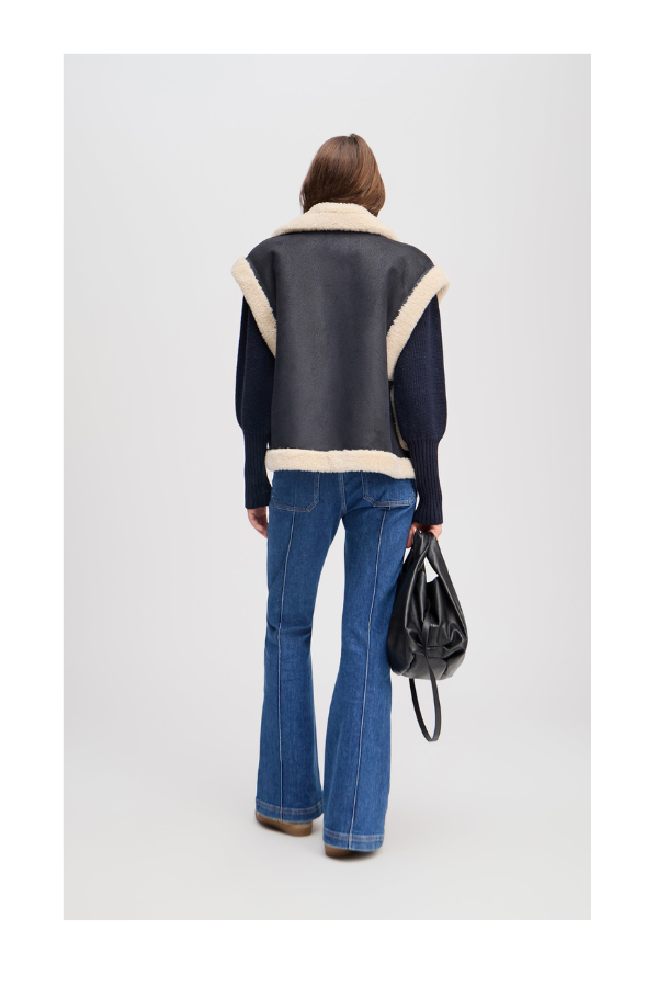 Lurple Vest in Black