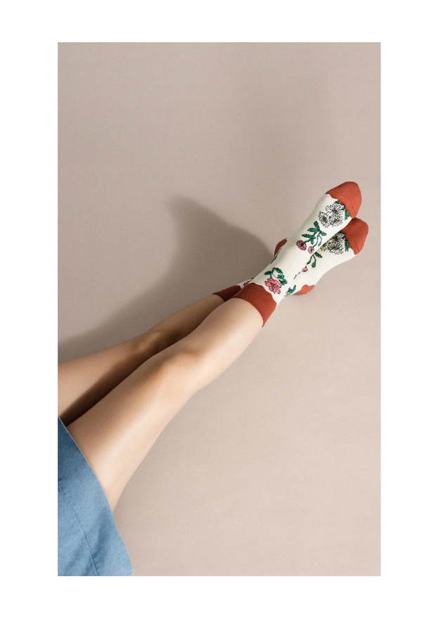 Retro Flower Crew Sock in Rust
