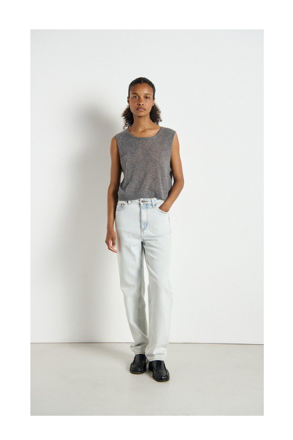 Dumy Sleeveless Sweater