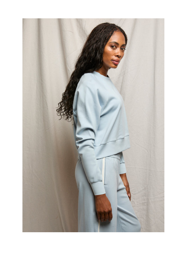 Nell Travel Crew Neck Sweatshirt in Powder Blue