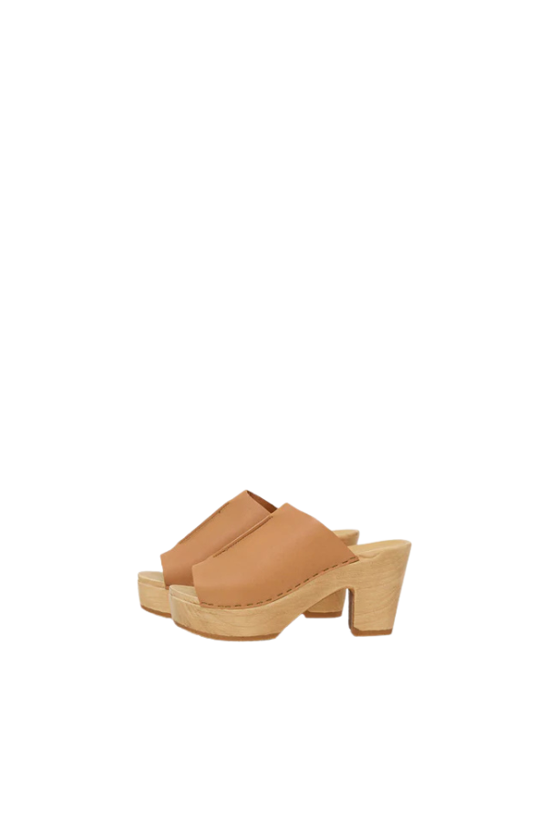 Front Seam Slide Clog on Platform Base in Desert