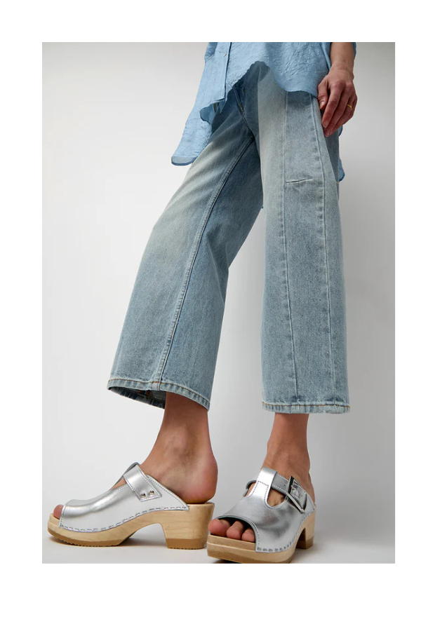 T-Strap Clog on Mid Heel in Silver