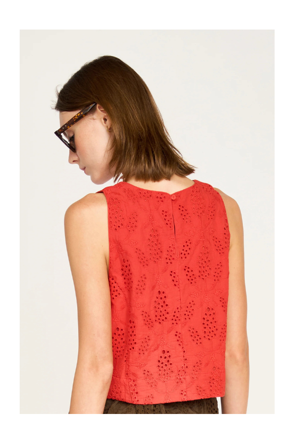 Santanyi Tank in Chili Hyacinth Eyelet