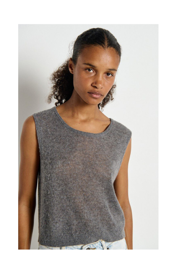 Dumy Sleeveless Sweater