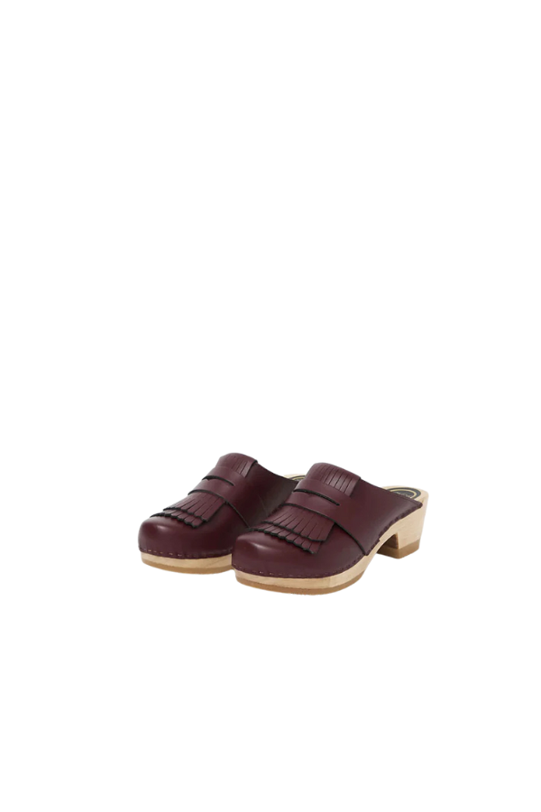 Kiltie Clog on Mid Heel in Maroon