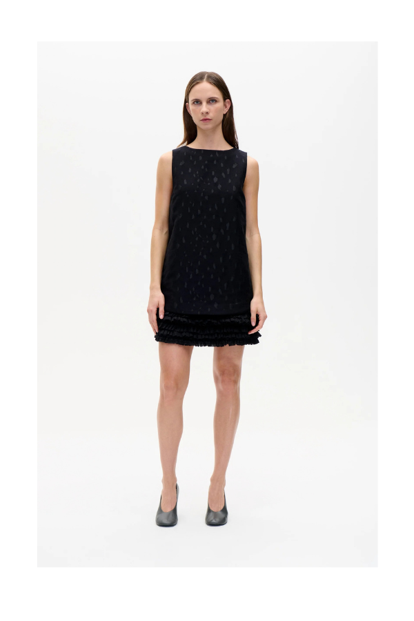 Avoni in Black Spot