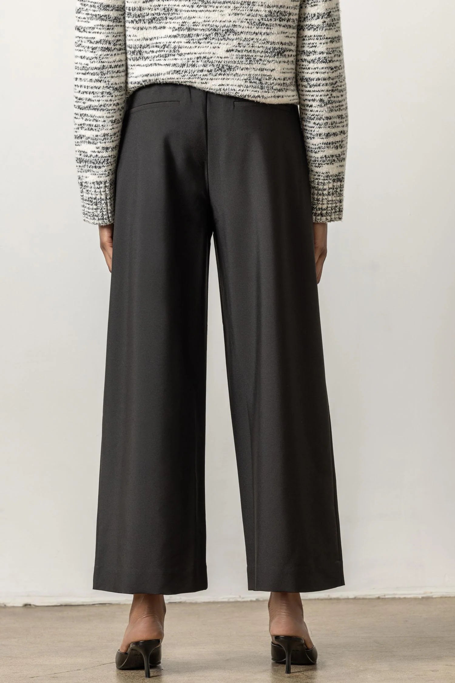 Wide Leg Pull On Pant in Black