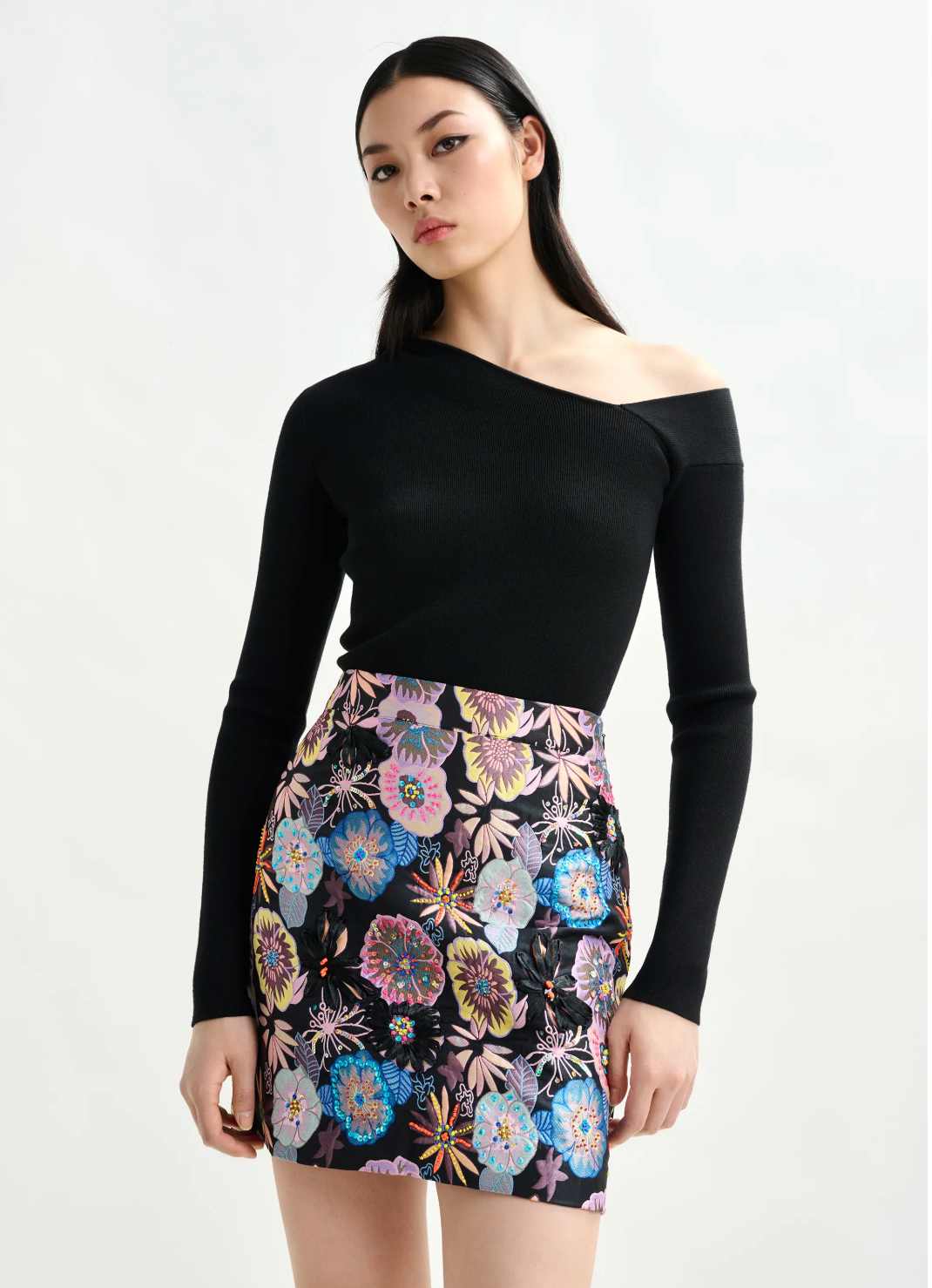 Imeric Fitted Knit Pullover in Black