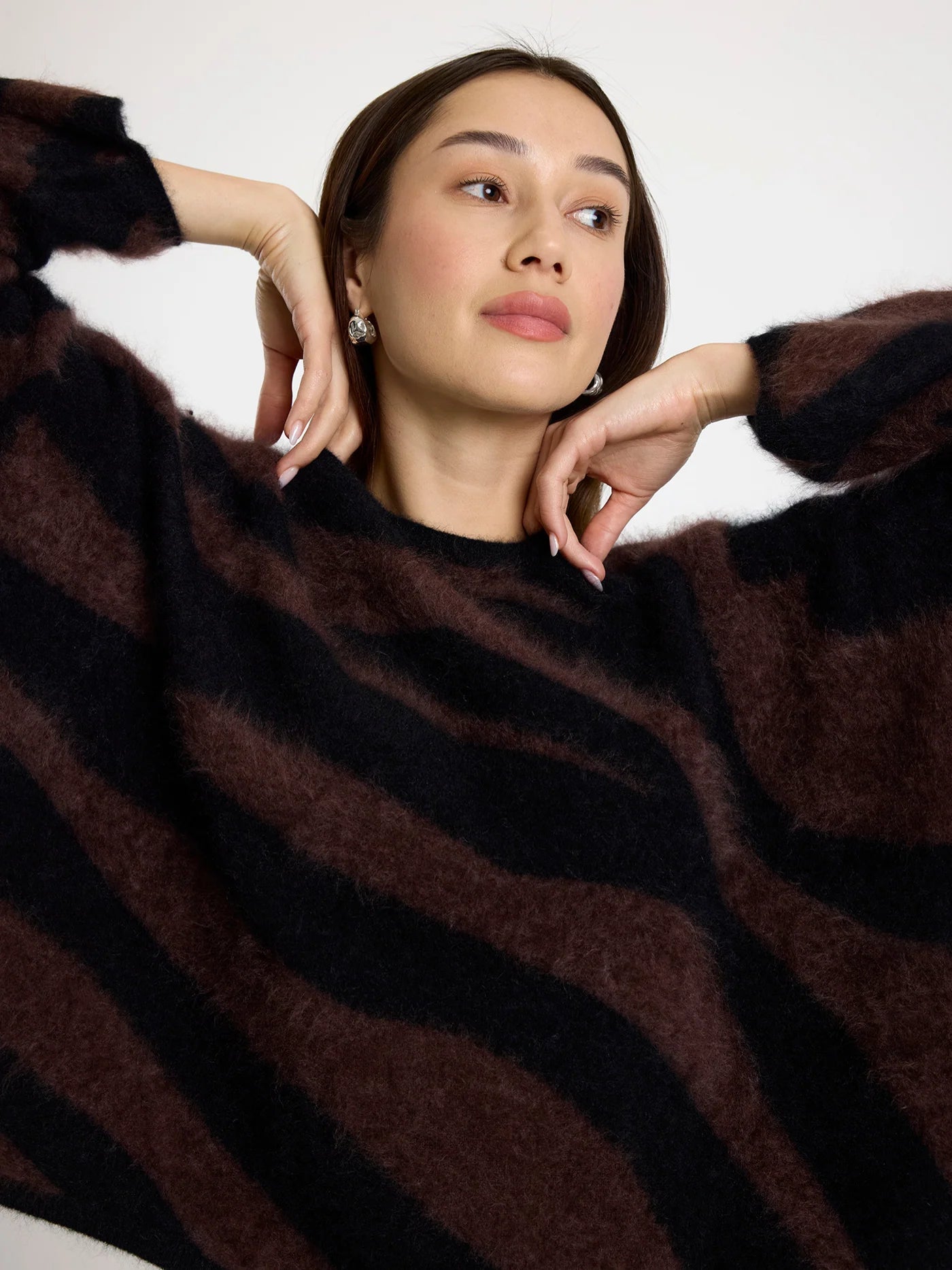 Brushed Zebra Crew in Raven Brown/Asphalt Black