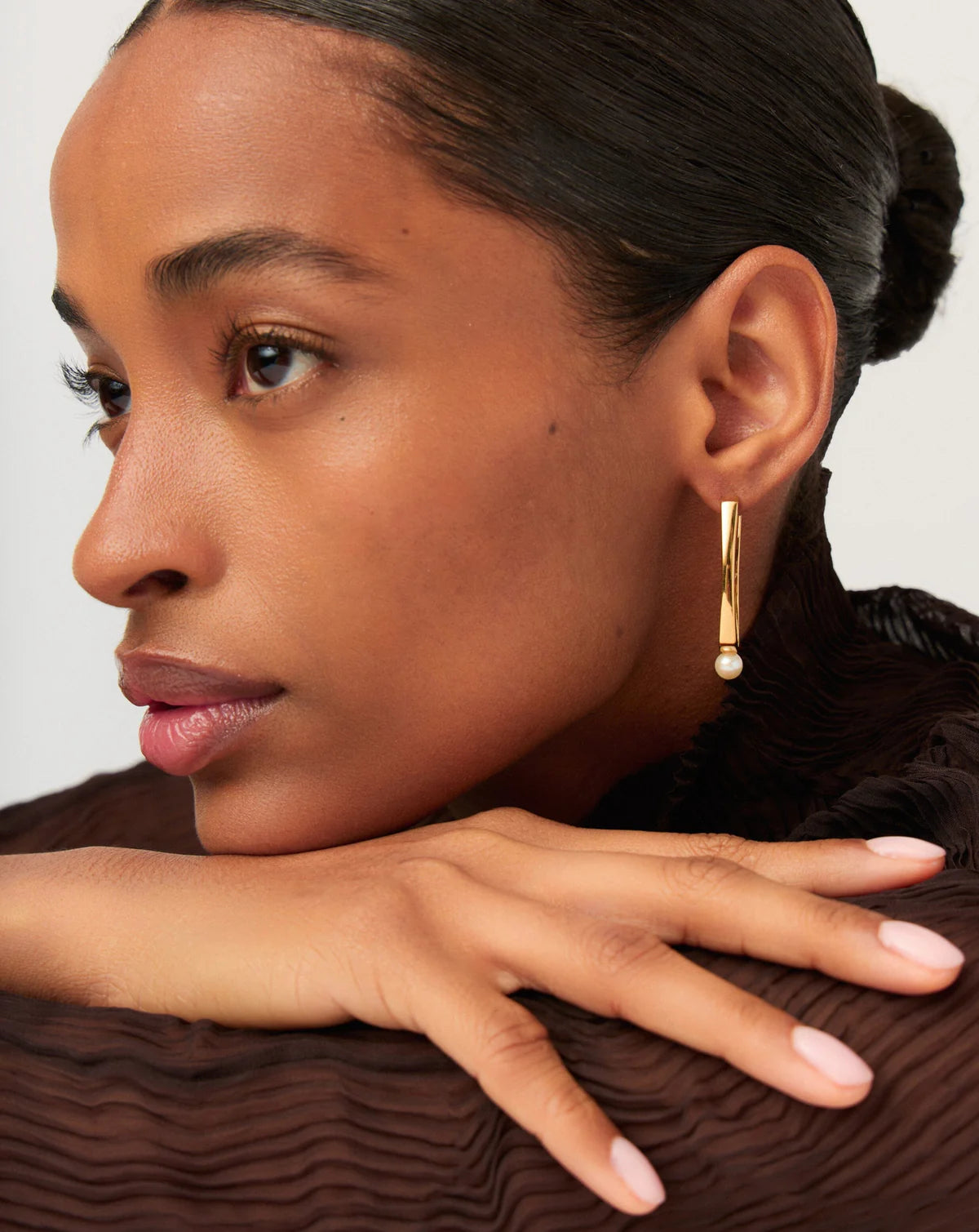 Button Pearl Ovate Hoop Earrings